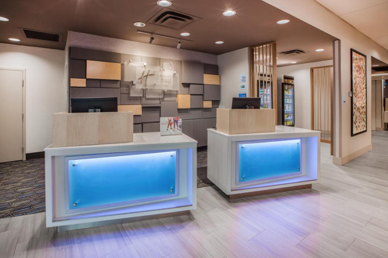 Holiday Inn Express & Suites - Lindale By Ihg Екстериор снимка