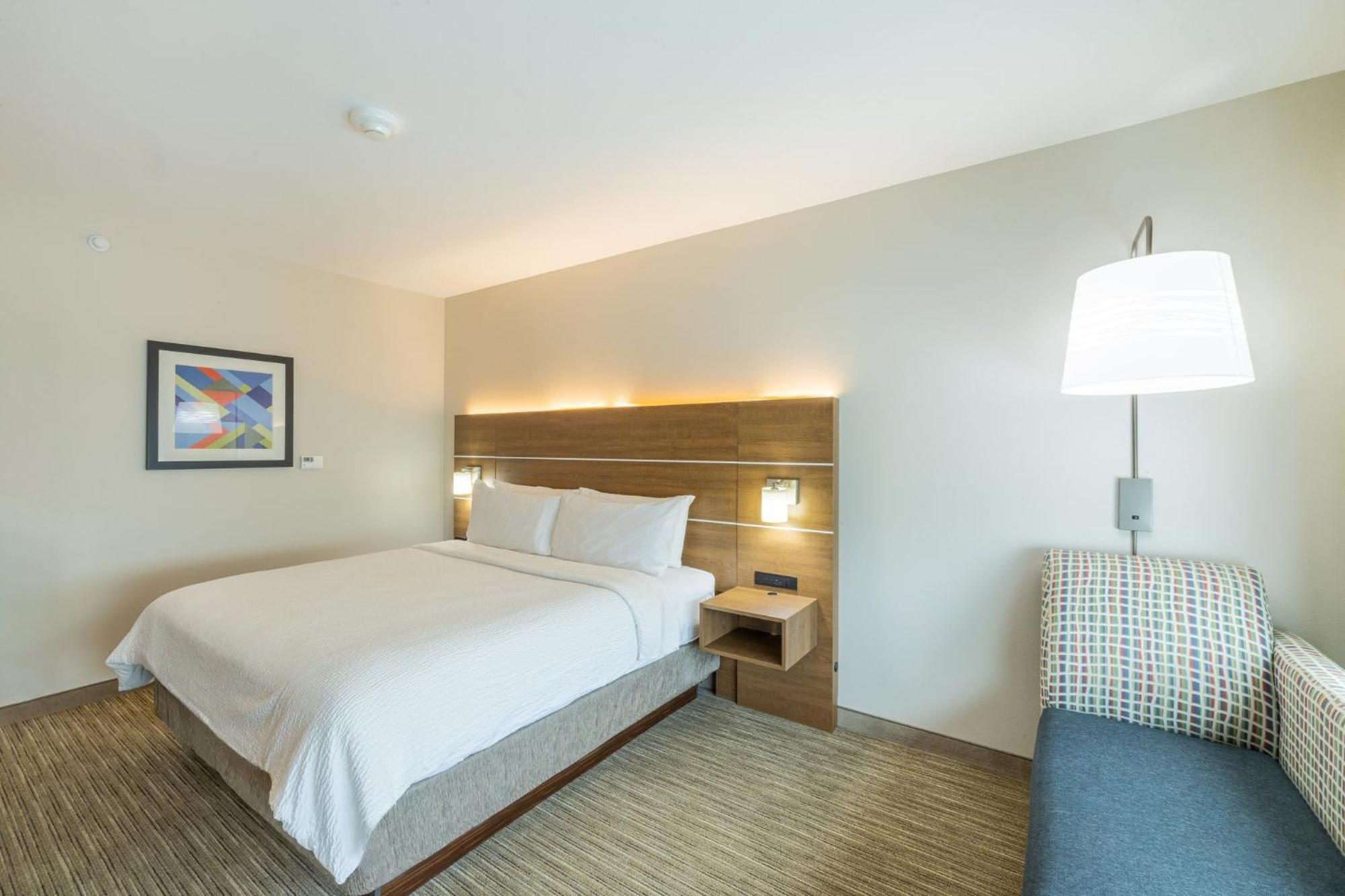 Holiday Inn Express & Suites - Lindale By Ihg Екстериор снимка