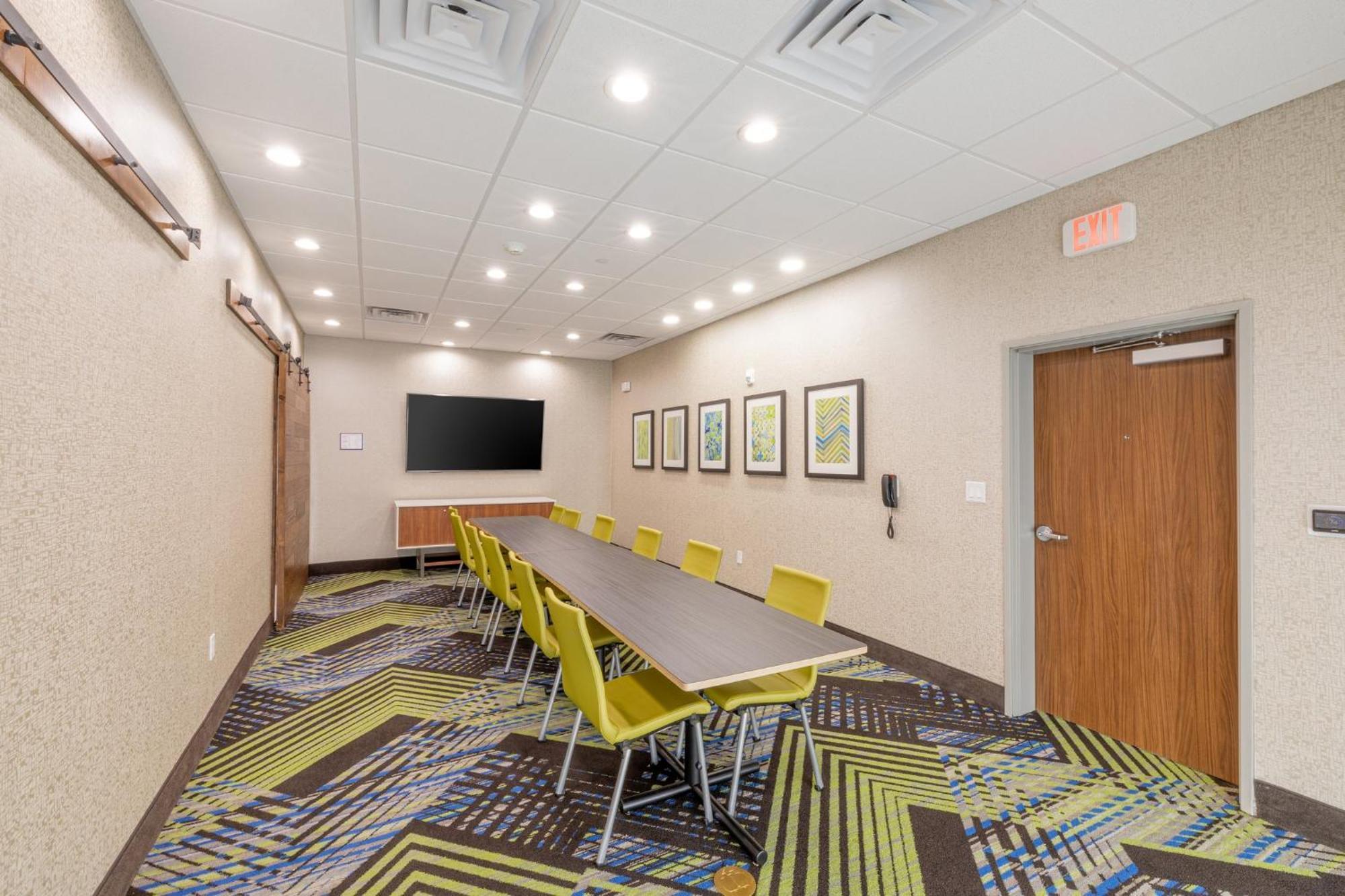 Holiday Inn Express & Suites - Lindale By Ihg Екстериор снимка