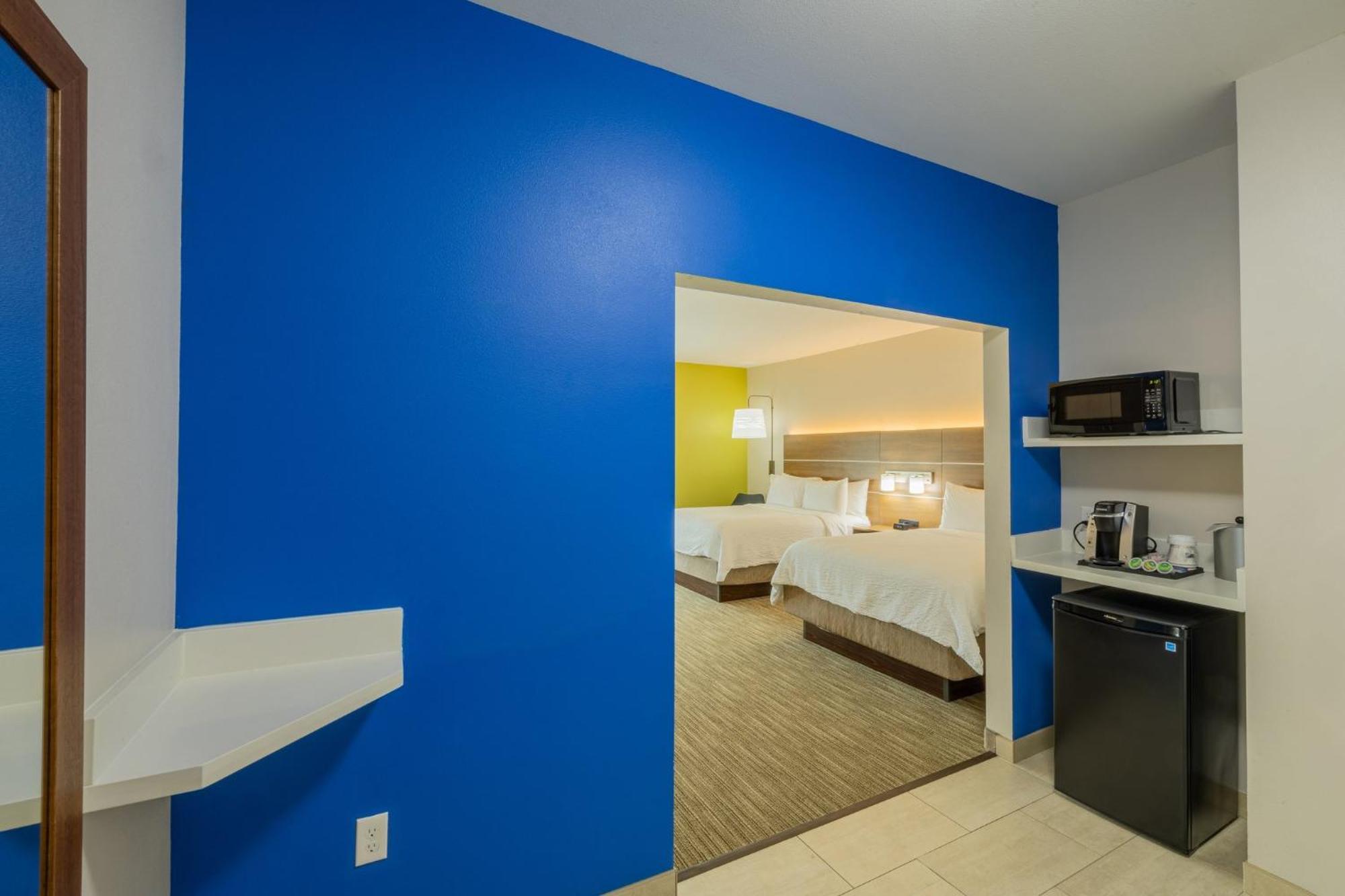 Holiday Inn Express & Suites - Lindale By Ihg Екстериор снимка